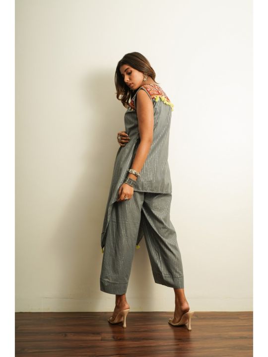 Grey Top With Pants And Cape (Keva)