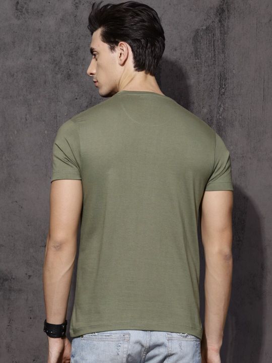 Roadster Men Green Solid Round Neck T-shirt