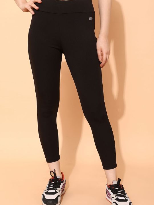 Snug Fit High-Rise Active Tights in Black