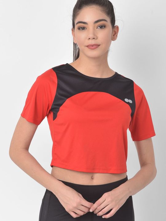 Comfort Fit Active Cropped T-shirt in Red with Yoke Panel