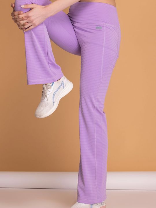 Comfort Fit High Rise Flared Yoga Pants in Lilac with Side Pocket