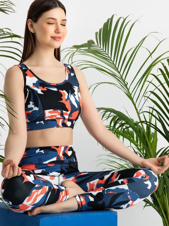 Medium Impact Padded Camouflage Print Sports Bra & Mid-Rise Tights in Blue with Side Pockets