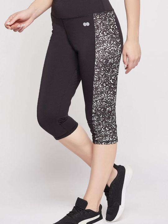 Snug Fit High-Rise Active Capri in Black with Printed Panel